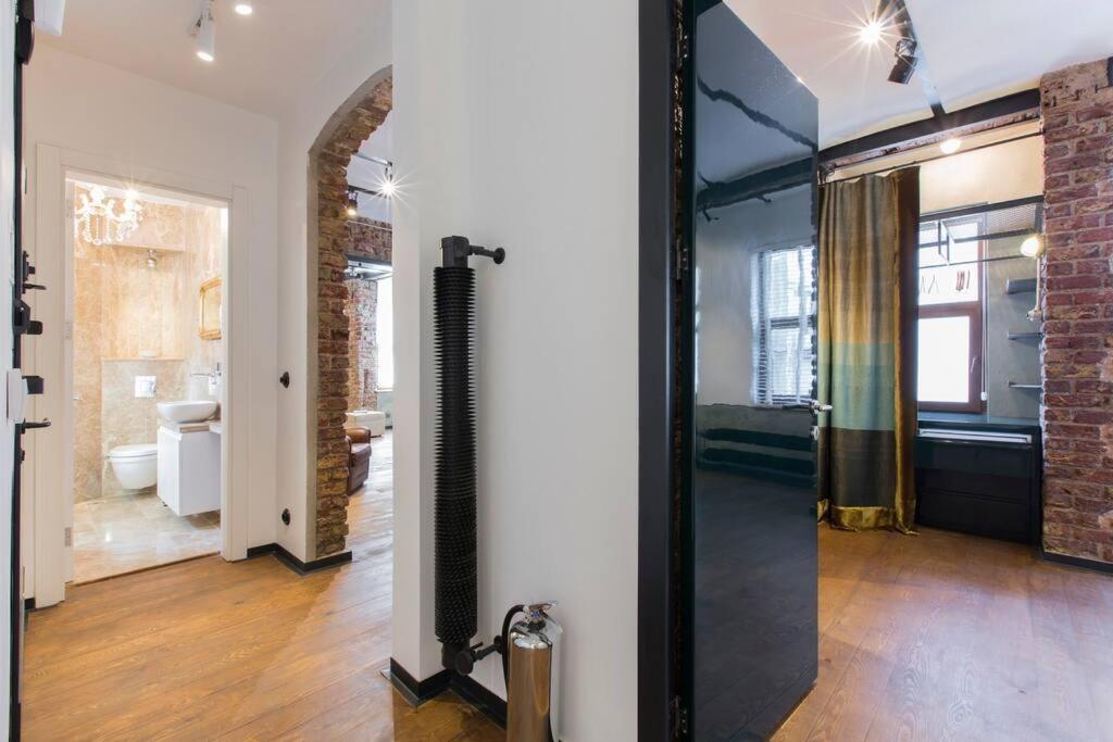 Daire Architect Jonas Generous 85 Sqm Full Of Art