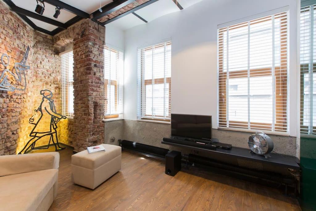 Architect Jonas Generous 85 Sqm Full Of Art Daire *