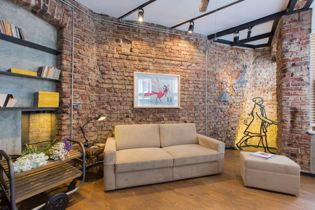 Architect Jonas Generous 85 Sqm Full Of Art Daire *